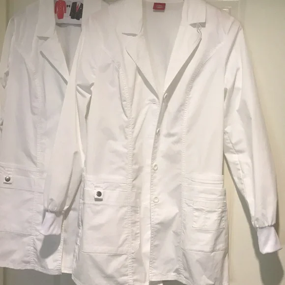 Dickies White Women's Lab Coat - Picture 2 of 8